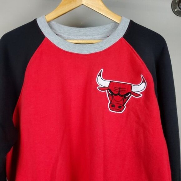 NBA U Chicago Bulls Men's Size XL Long Sleeve Red Sweater - Picture 4 of 8